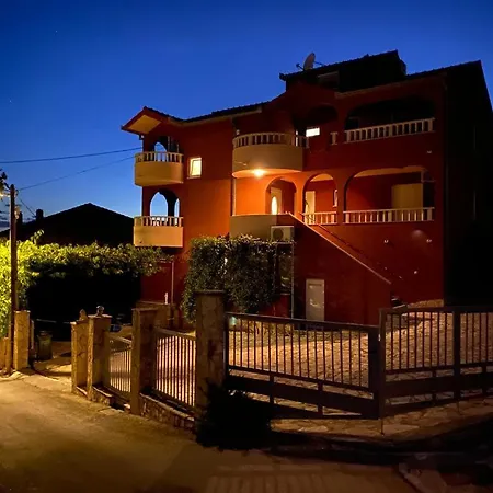 Apartment Rudie With 4 Near The Sea *