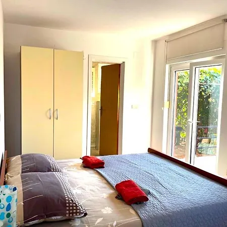 Apartment Rudie With 4 Near The Sea