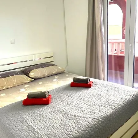 Apartment Rudie With 4 Near The Sea Trogir